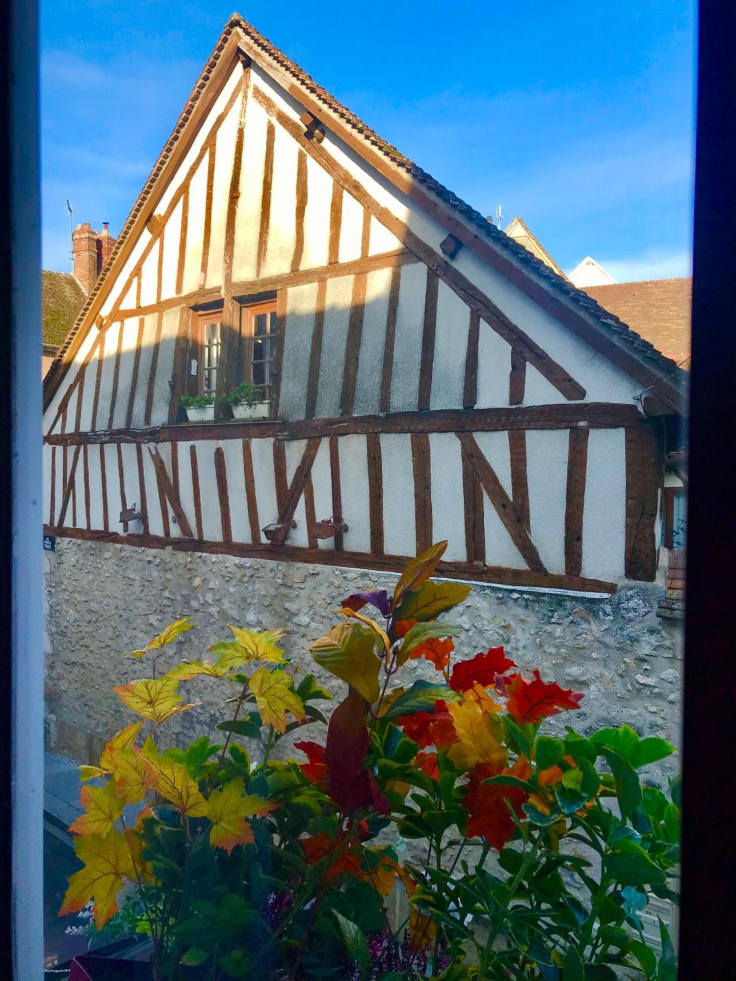 L'Elegance Au Coeur Du Medieval Apartamento Provins Exterior foto